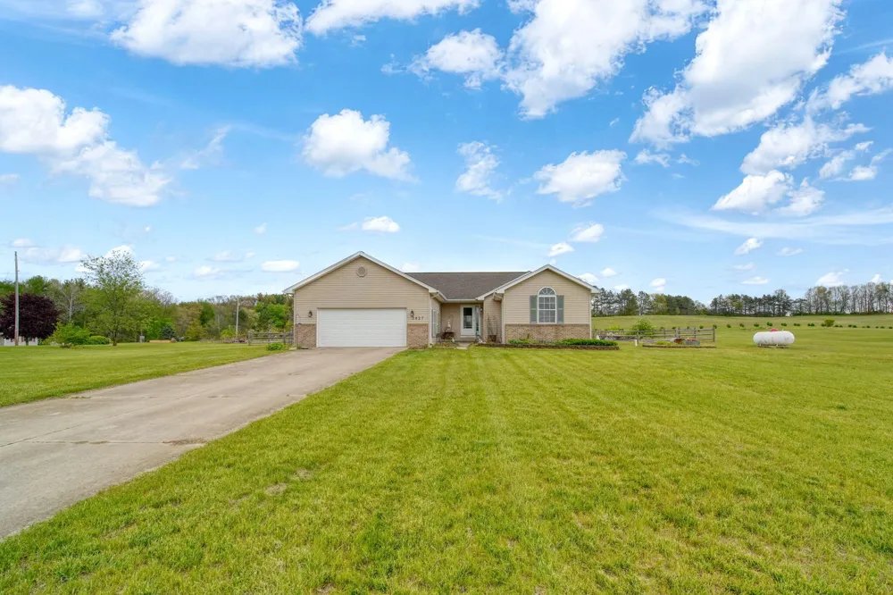 3427 Leeomi Drive Raisin Township, MI 49229