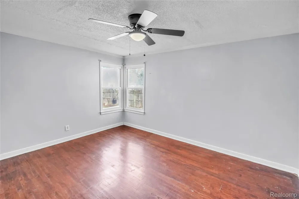 1916 Wood Street Saginaw City, MI 48602