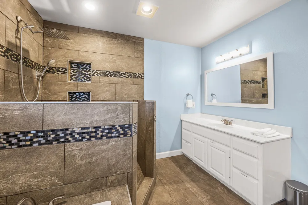 2110 Spring Valley Drive Dripping Springs, TX 78620