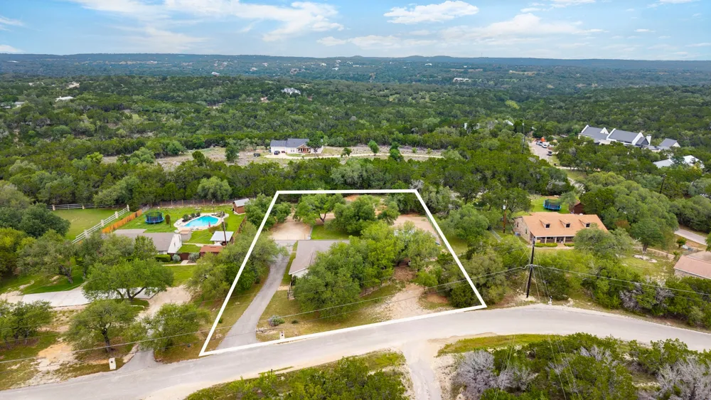 2110 Spring Valley Drive Dripping Springs, TX 78620