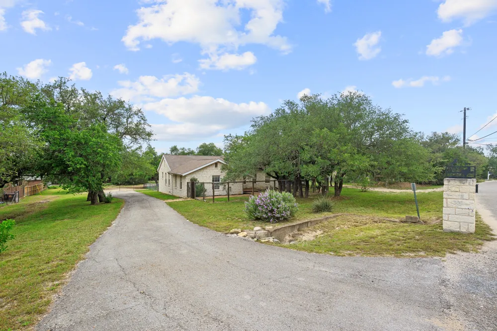 2110 Spring Valley Drive Dripping Springs, TX 78620