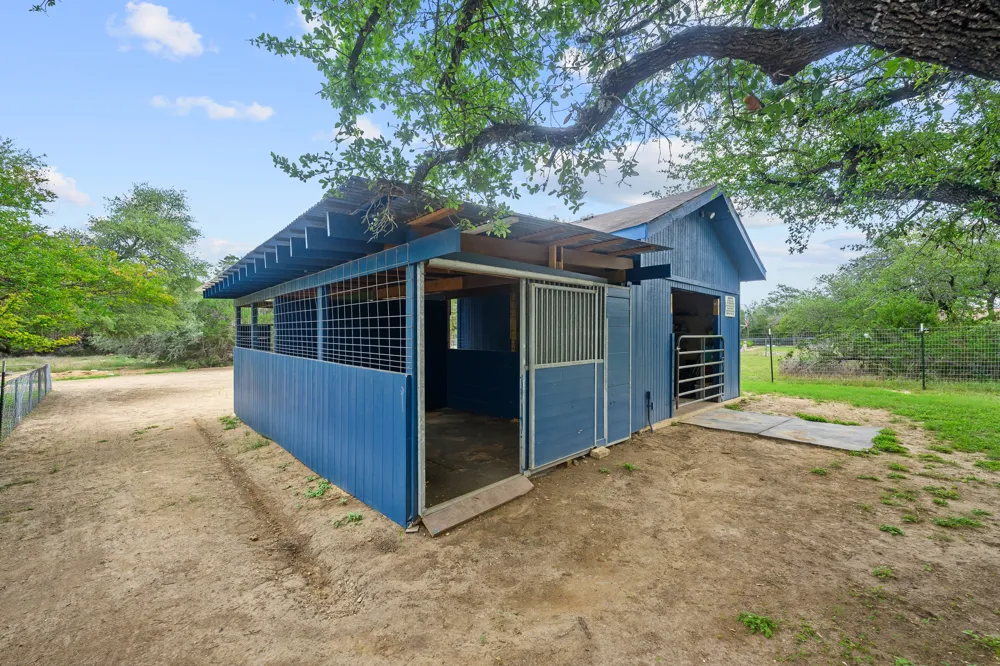 2110 Spring Valley Drive Dripping Springs, TX 78620