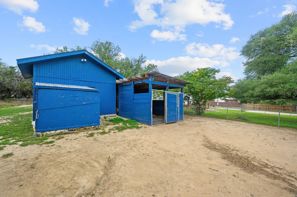 2110 Spring Valley Drive Dripping Springs, TX 78620