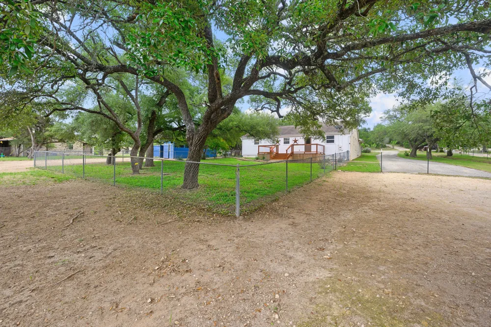2110 Spring Valley Drive Dripping Springs, TX 78620