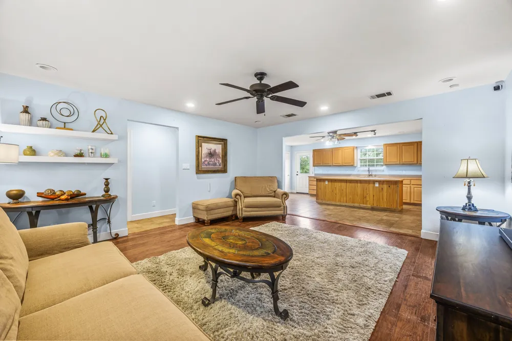 2110 Spring Valley Drive Dripping Springs, TX 78620