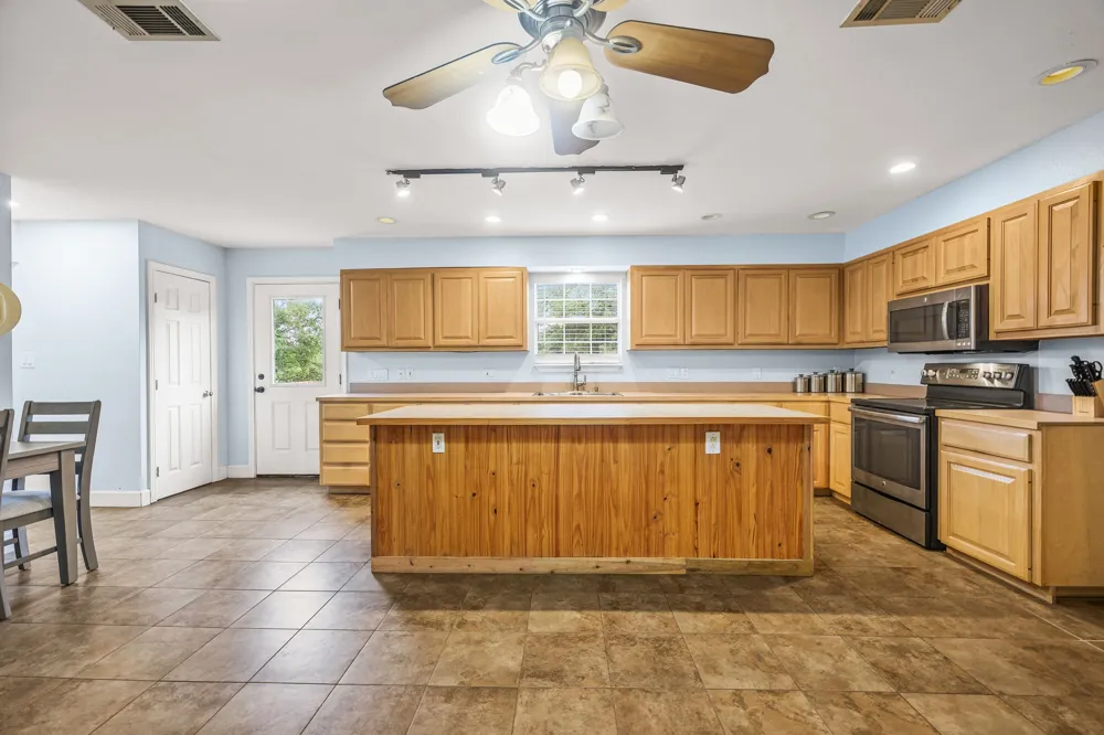 2110 Spring Valley Drive Dripping Springs, TX 78620