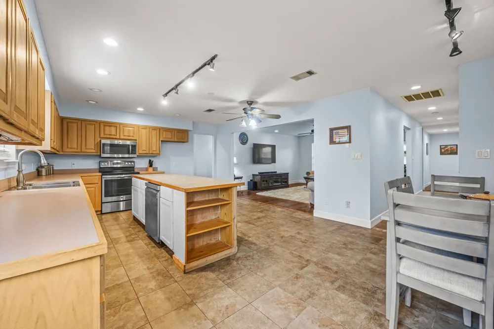 2110 Spring Valley Drive Dripping Springs, TX 78620