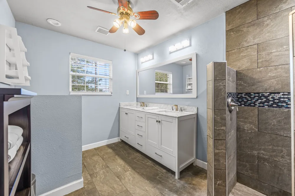 2110 Spring Valley Drive Dripping Springs, TX 78620
