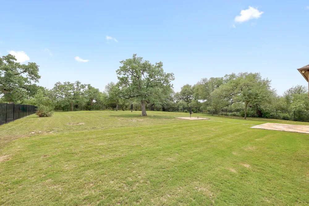 2285 Nature View Loop Driftwood, TX 78619
