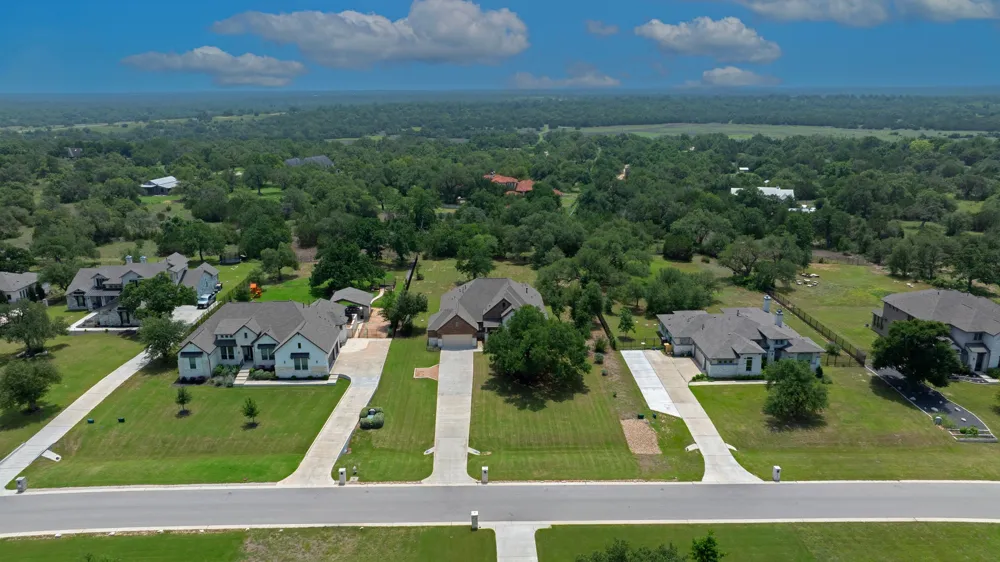 2285 Nature View Loop Driftwood, TX 78619