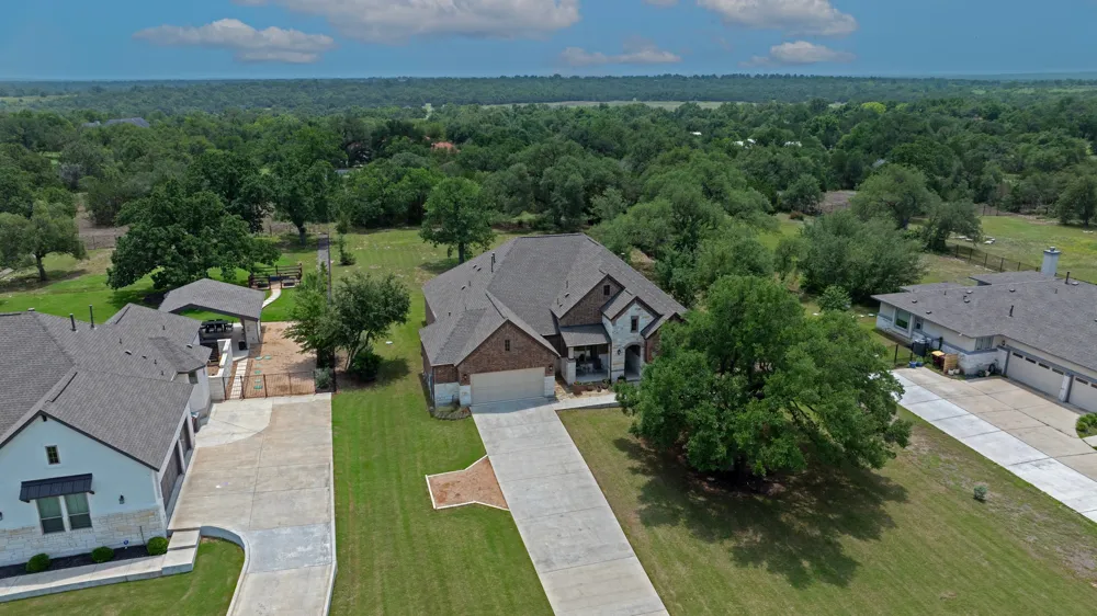 2285 Nature View Loop Driftwood, TX 78619