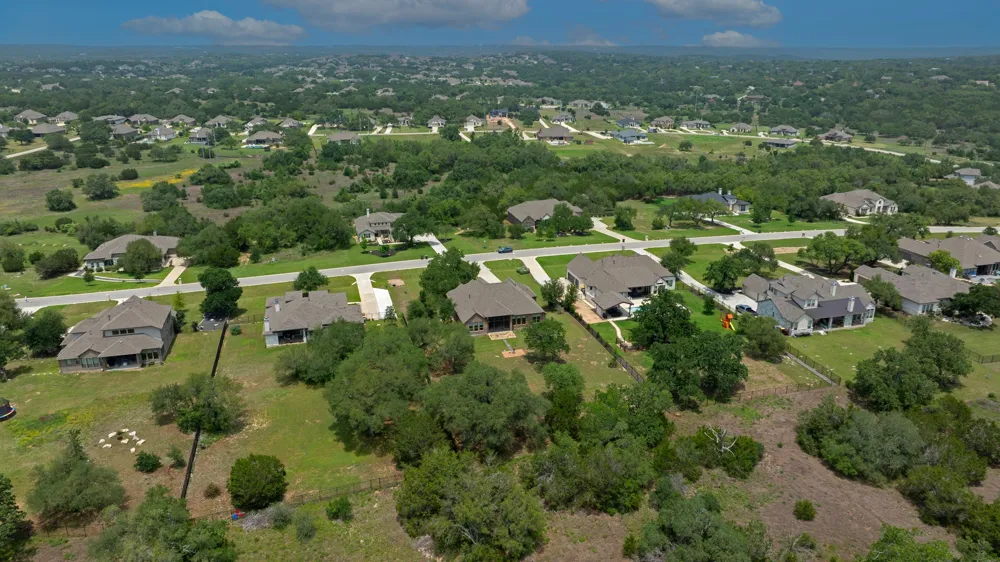 2285 Nature View Loop Driftwood, TX 78619