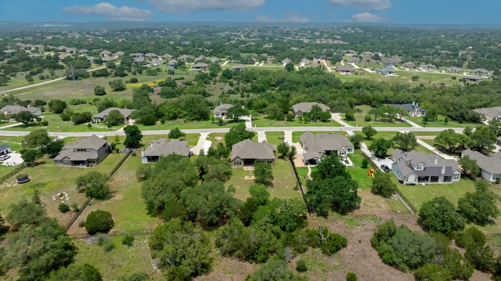 2285 Nature View Loop Driftwood, TX 78619
