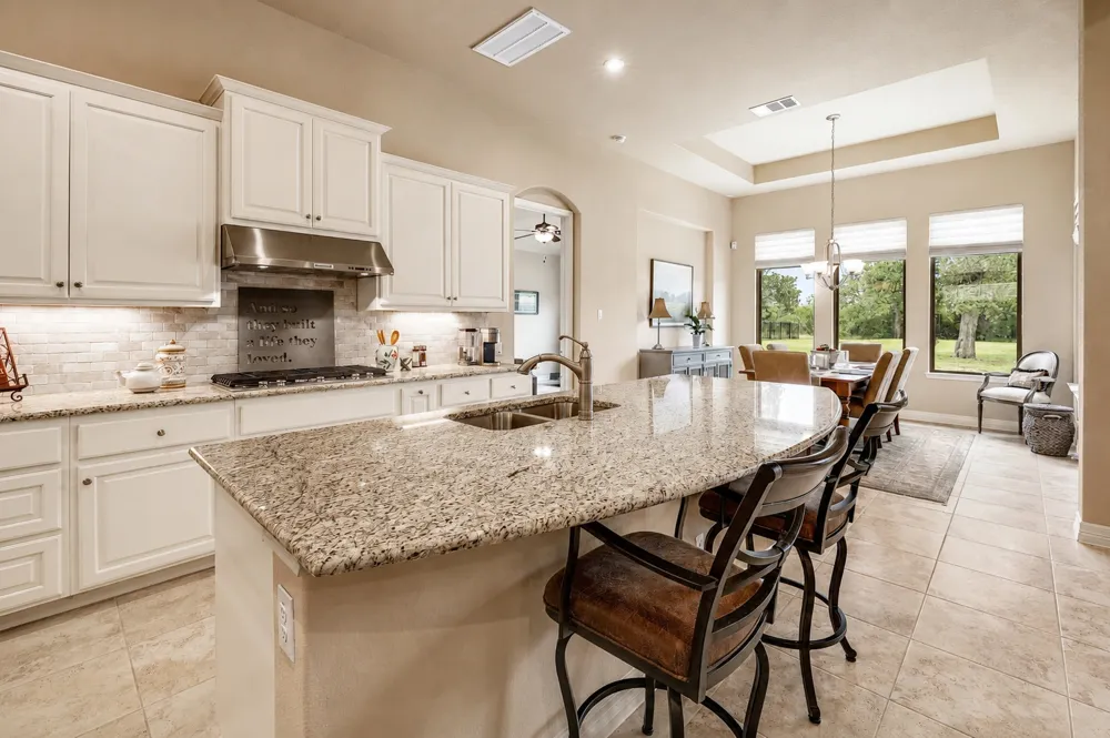 2285 Nature View Loop Driftwood, TX 78619