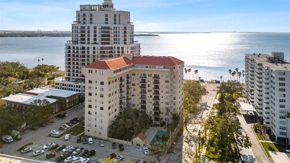 2109 BAYSHORE BOULEVARD #205 Tampa, FL 33606