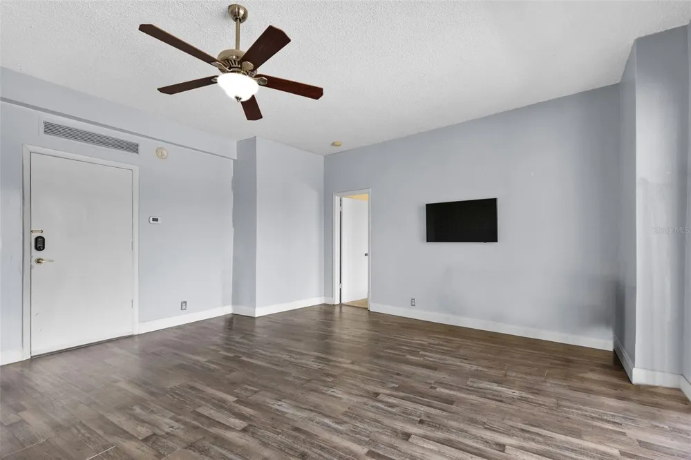 2109 BAYSHORE BOULEVARD #205 Tampa, FL 33606