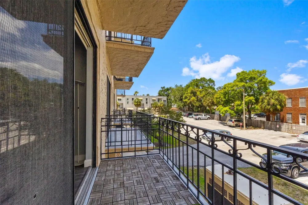 2109 BAYSHORE BOULEVARD #205 Tampa, FL 33606