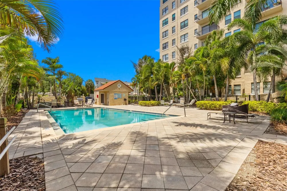 2109 BAYSHORE BOULEVARD #205 Tampa, FL 33606