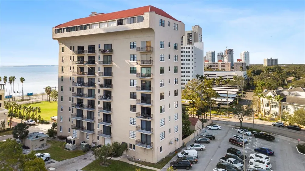 2109 BAYSHORE BOULEVARD #205 Tampa, FL 33606