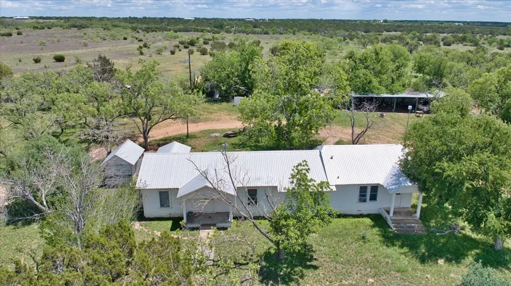 4220 County Road 202 Burnet, TX 78611