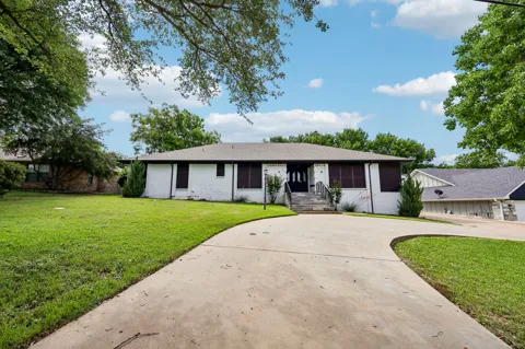 5209 Fairway Circle