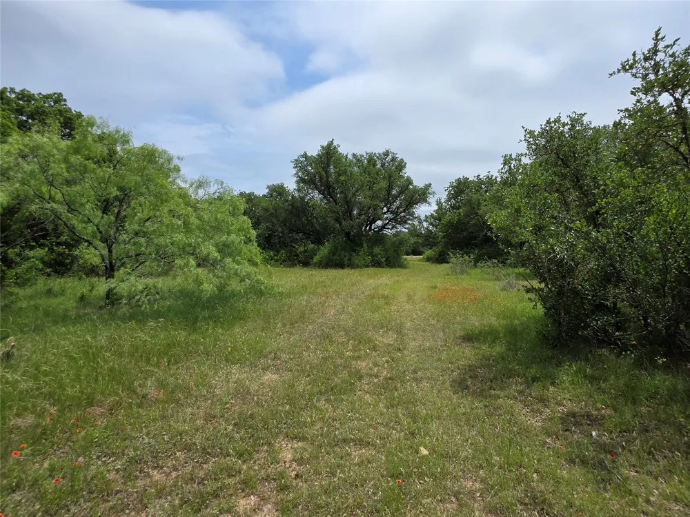601 County Road 136 Comanche, TX 76442