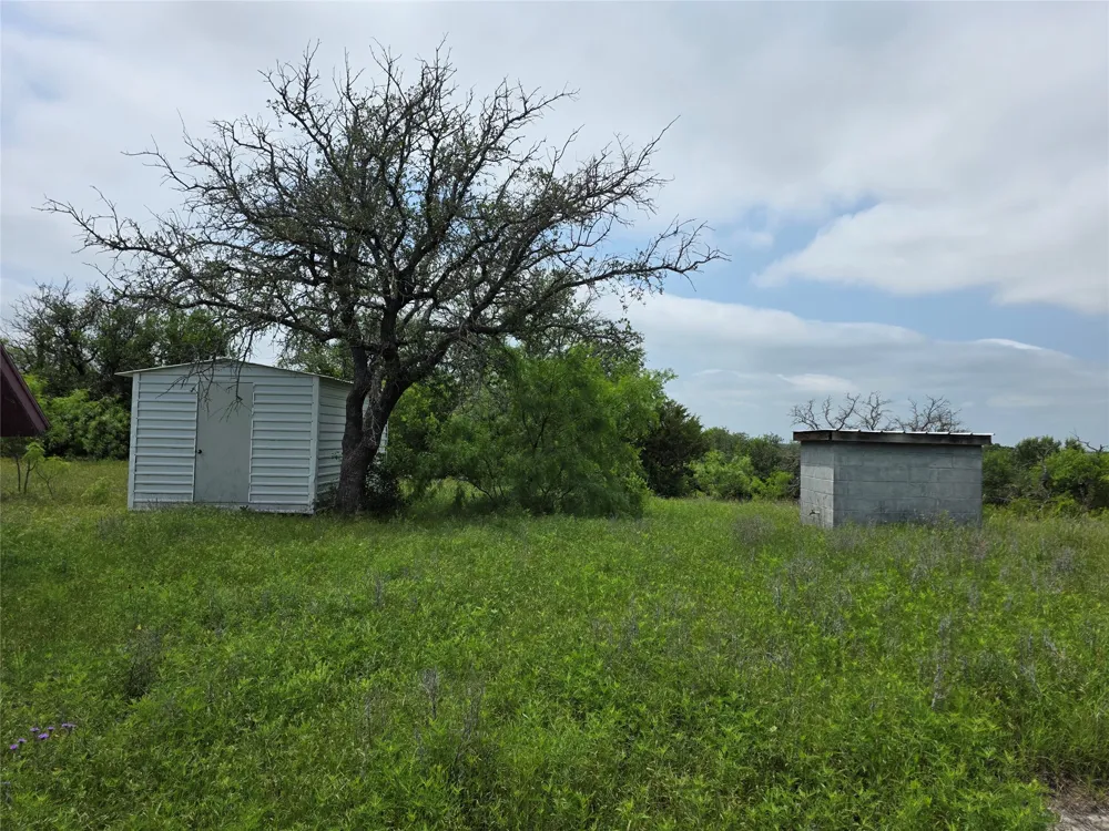 601 County Road 136 Comanche, TX 76442