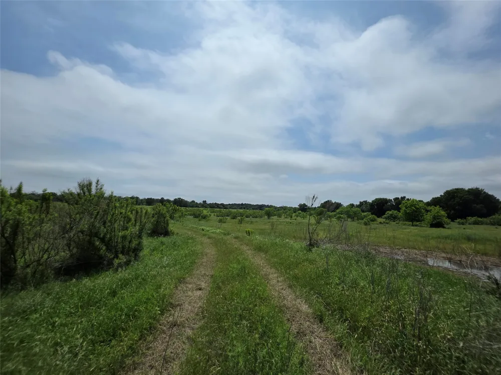 601 County Road 136 Comanche, TX 76442