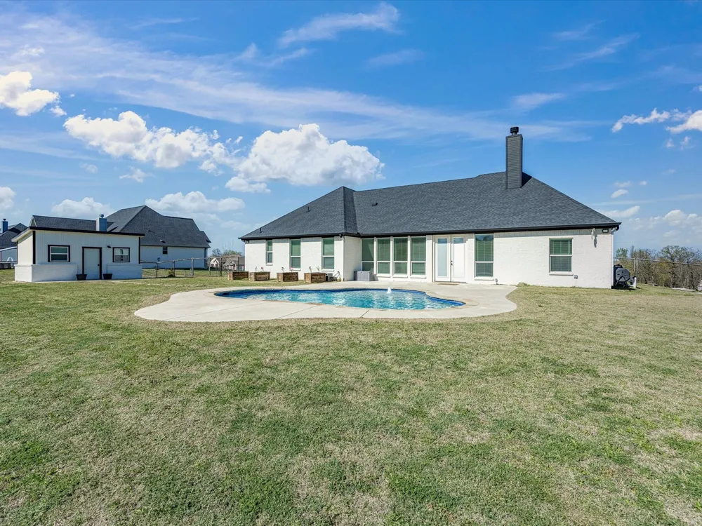 356 Scenic Wood Drive Reno, TX 76020