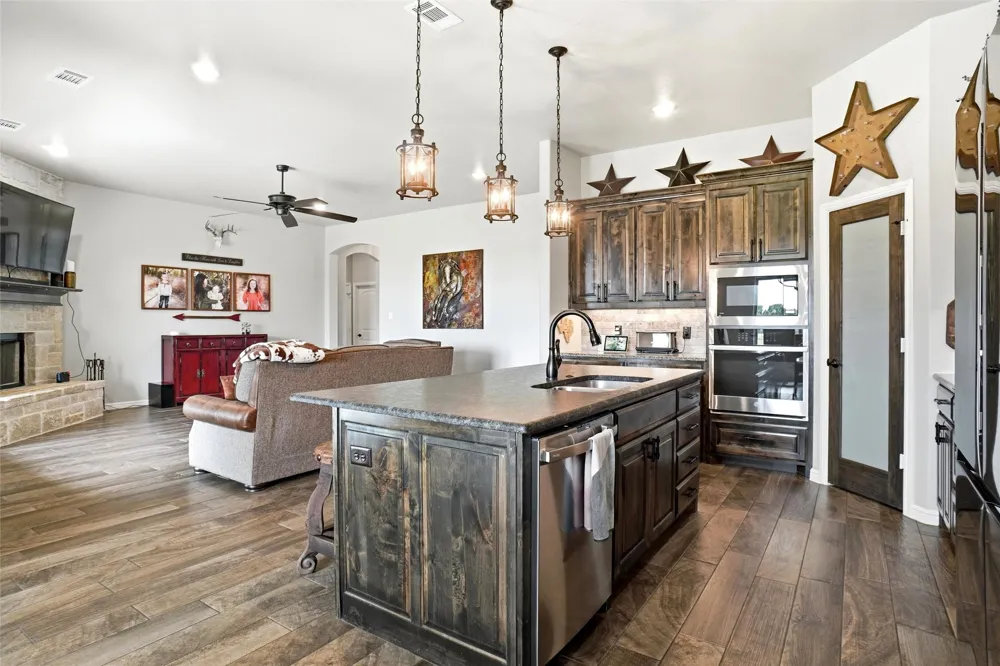 1027 Hope Court Boyd, TX 76023