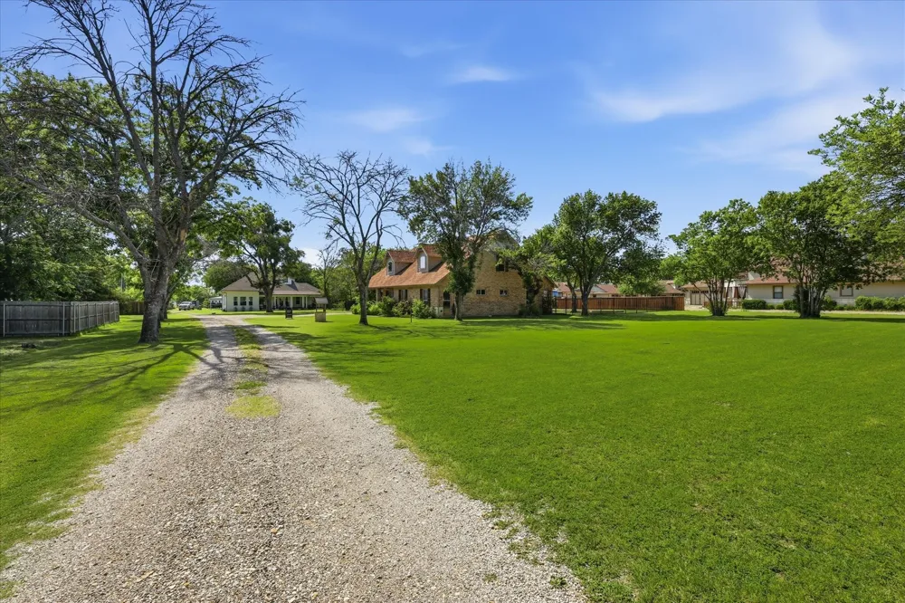 108 S Walnut Street Roanoke, TX 76262