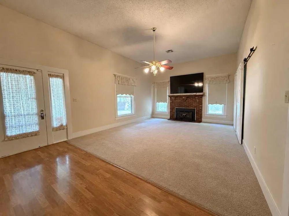 1708 S Wall Street Belton, TX 76513