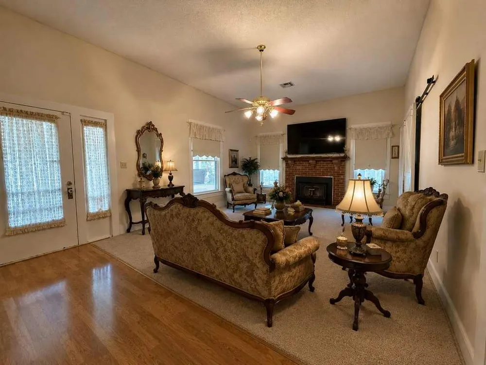 1708 S Wall Street Belton, TX 76513