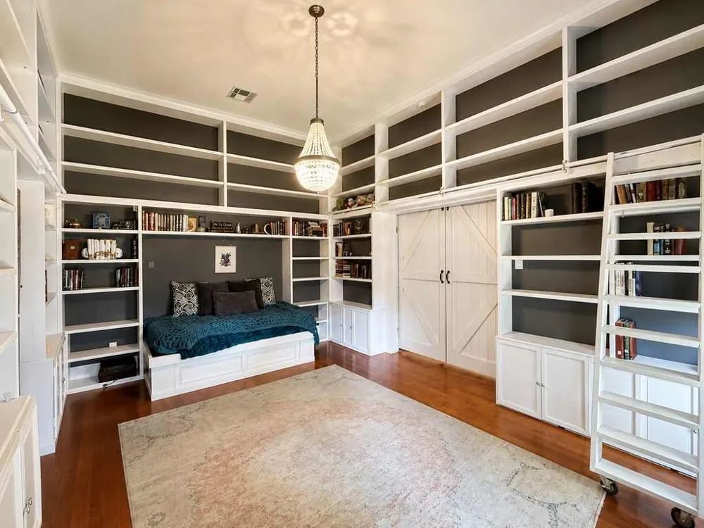 1708 S Wall Street Belton, TX 76513