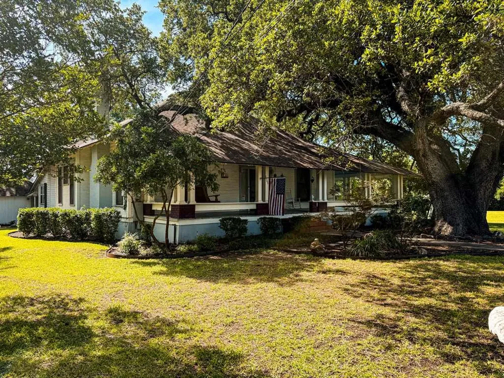 1708 S Wall Street Belton, TX 76513