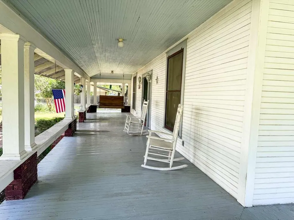 1708 S Wall Street Belton, TX 76513