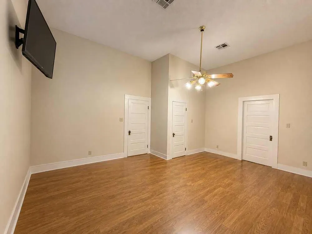 1708 S Wall Street Belton, TX 76513