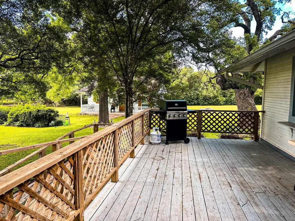 1708 S Wall Street Belton, TX 76513
