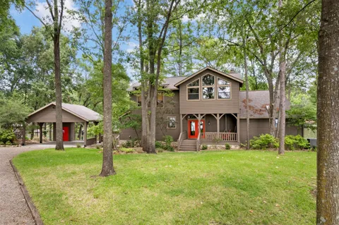 785 Windy Point Drive