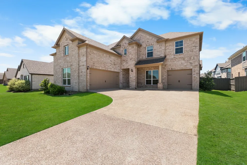 3909 Switchgrass Grove Venus, TX 76084