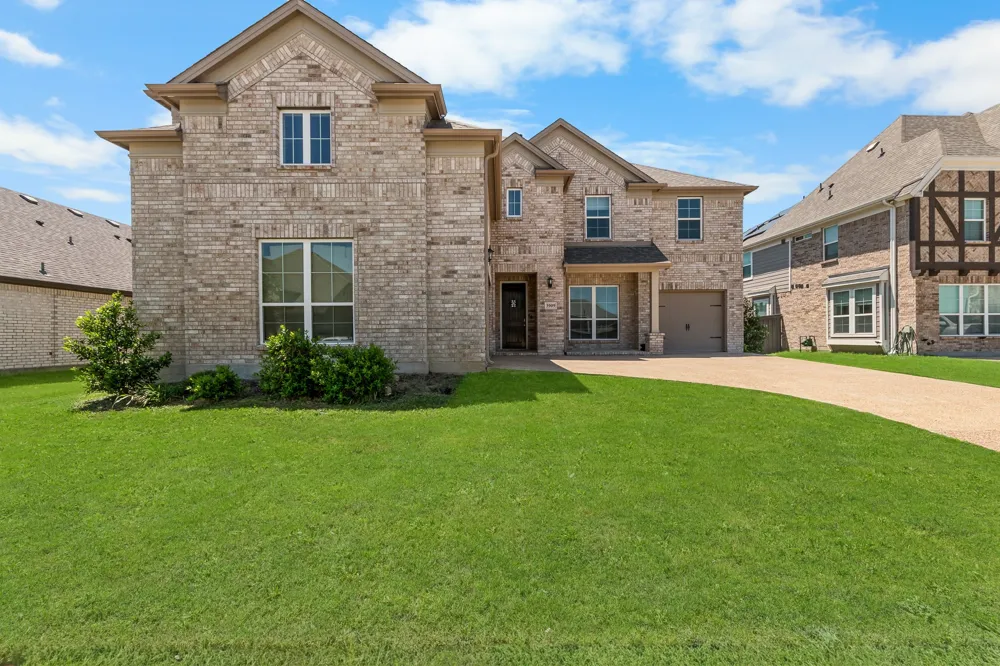 3909 Switchgrass Grove Venus, TX 76084