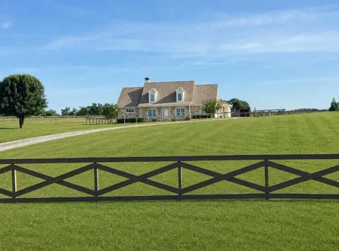 180 Spears Lane