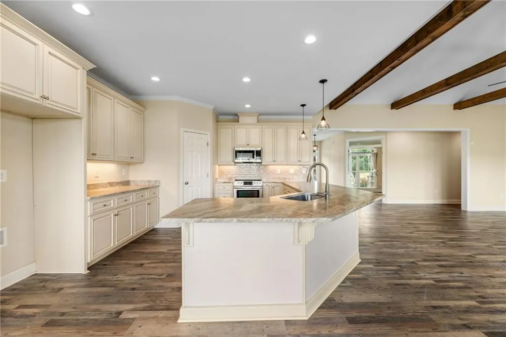 180 Spears Lane Mansfield, GA 30055