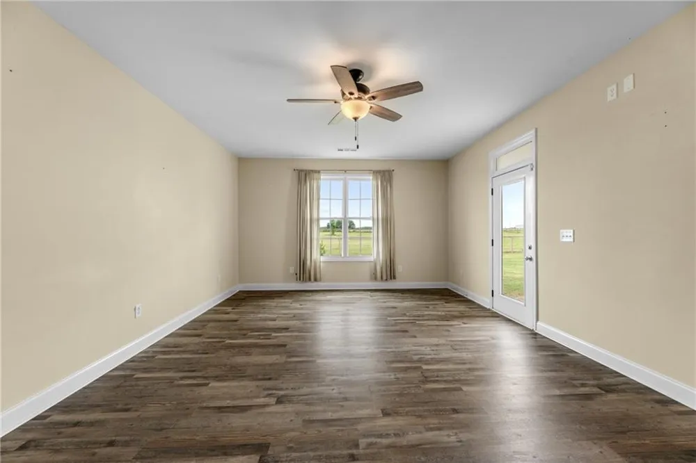 180 Spears Lane Mansfield, GA 30055