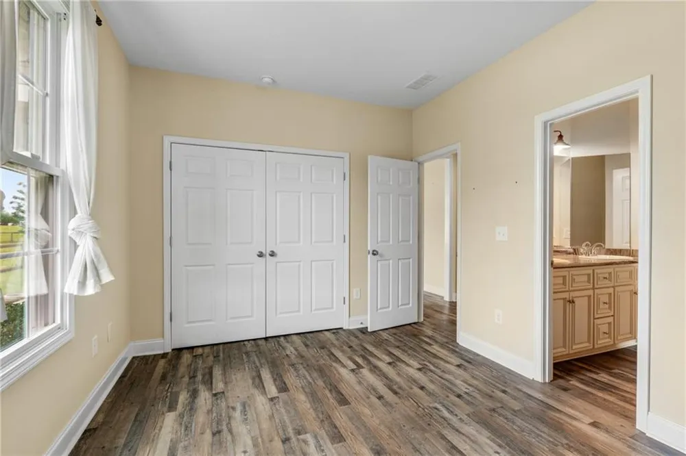 180 Spears Lane Mansfield, GA 30055
