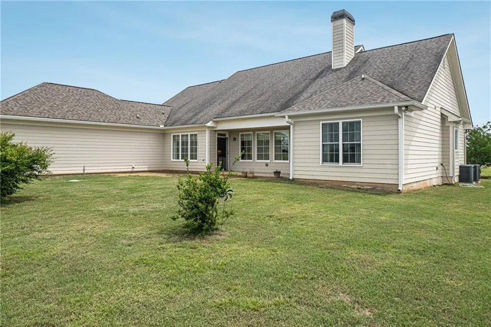 180 Spears Lane Mansfield, GA 30055