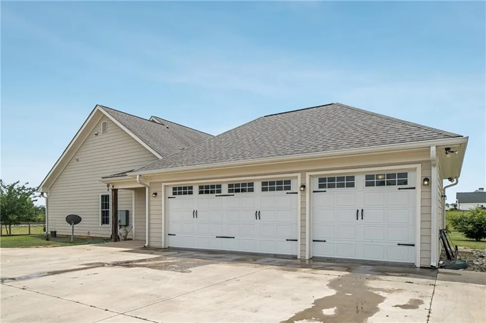 180 Spears Lane Mansfield, GA 30055