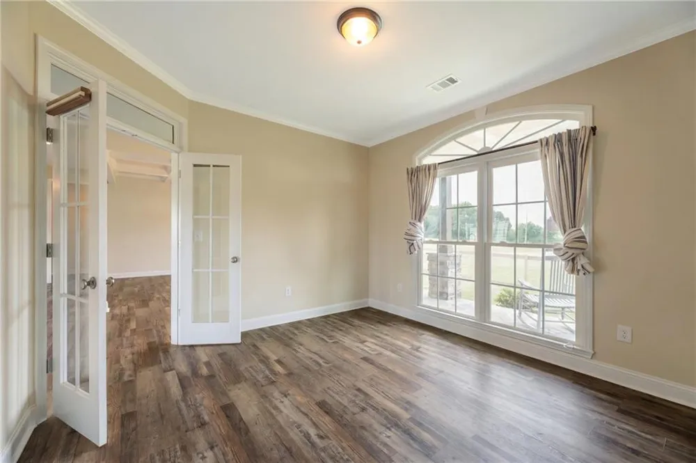 180 Spears Lane Mansfield, GA 30055