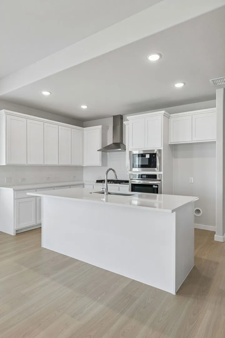 733 Lyft Lane Aledo, TX 76008