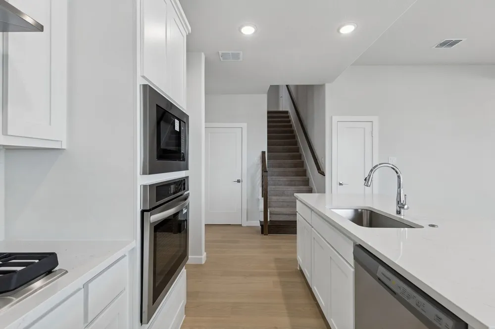 733 Lyft Lane Aledo, TX 76008